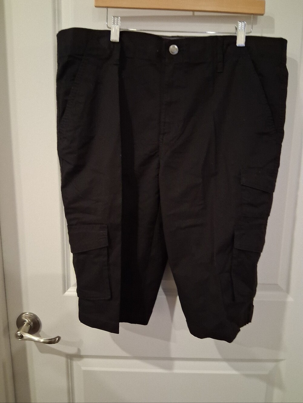 NEW Black Cargo Shorts - Classic Utility Style Below The Knees Men's 38